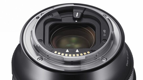 KaSe 85mm f/1.4 렌즈의 후면 마운트 모습