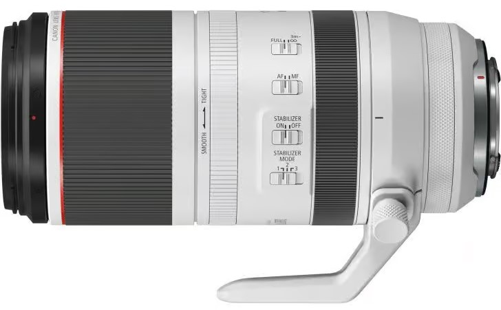 캐논 RF 70-200mm f/2.8L IS USM 렌즈의 측면 이미지, 초점 거리 조절 링과 손떨림 보정 스위치, 삼각대 마운트가 보임