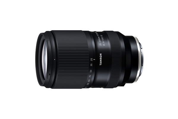 Tamron 25-200mm F/2.8-5.6 Di III VXD G2 (Model A075) 렌즈 – Sony E 마운트 풀프레임용 올인원 줌 렌즈 측면 디자인