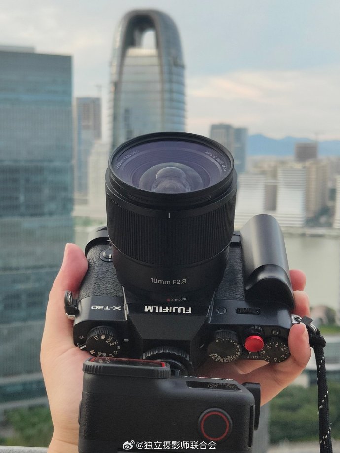 후지필름 X-T30 카메라에 장착된 7Artisans AF 10mm f/2.8 APS-C 렌즈 실사용 사진