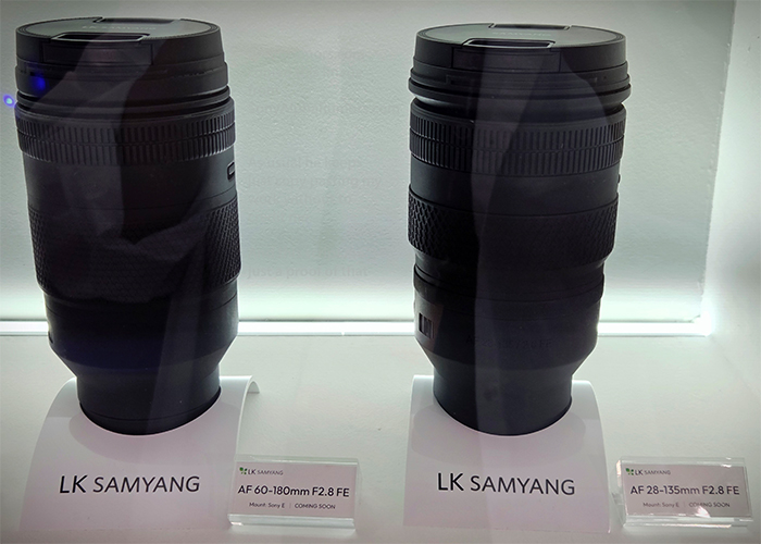 IBC 2025 현장에서 공개된 삼양(Samyang) 신제품 줌렌즈. 왼쪽은 AF 60-180mm f/2.8 FE, 오른쪽은 AF 28-135mm f/2.8 FE.