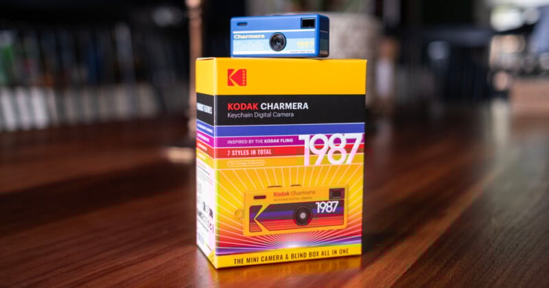 Kodak Charmera 블루 미니 카메라와 1987 레트로 디자인 박스